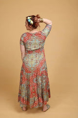 שמלת קומות עם שרוולים קצרים