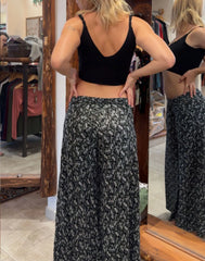 מכנסים מתרחבים